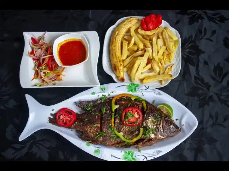 samaki fried chips ndizi24k.jpg